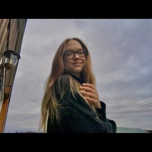 Meet your Posher, Sandy lea